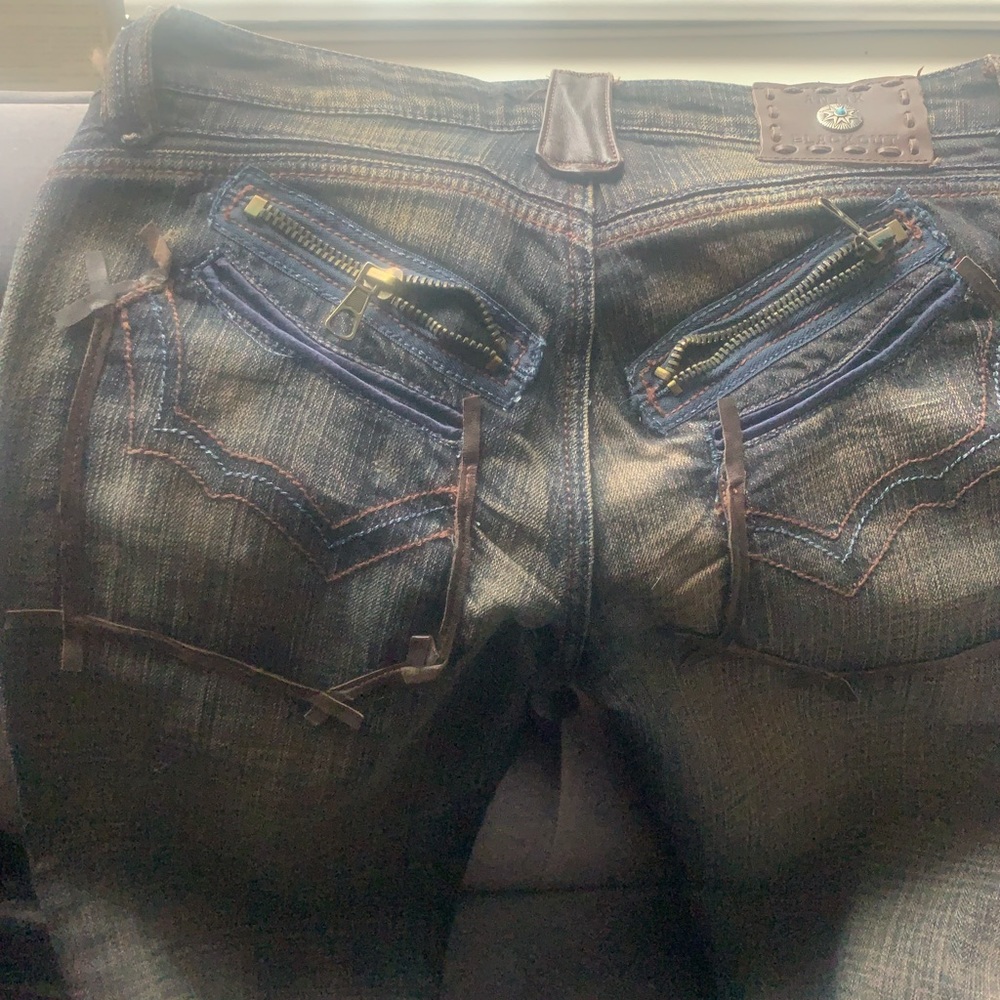 ANTIK Denim Vintage Look with Zippers near the ankle for style!